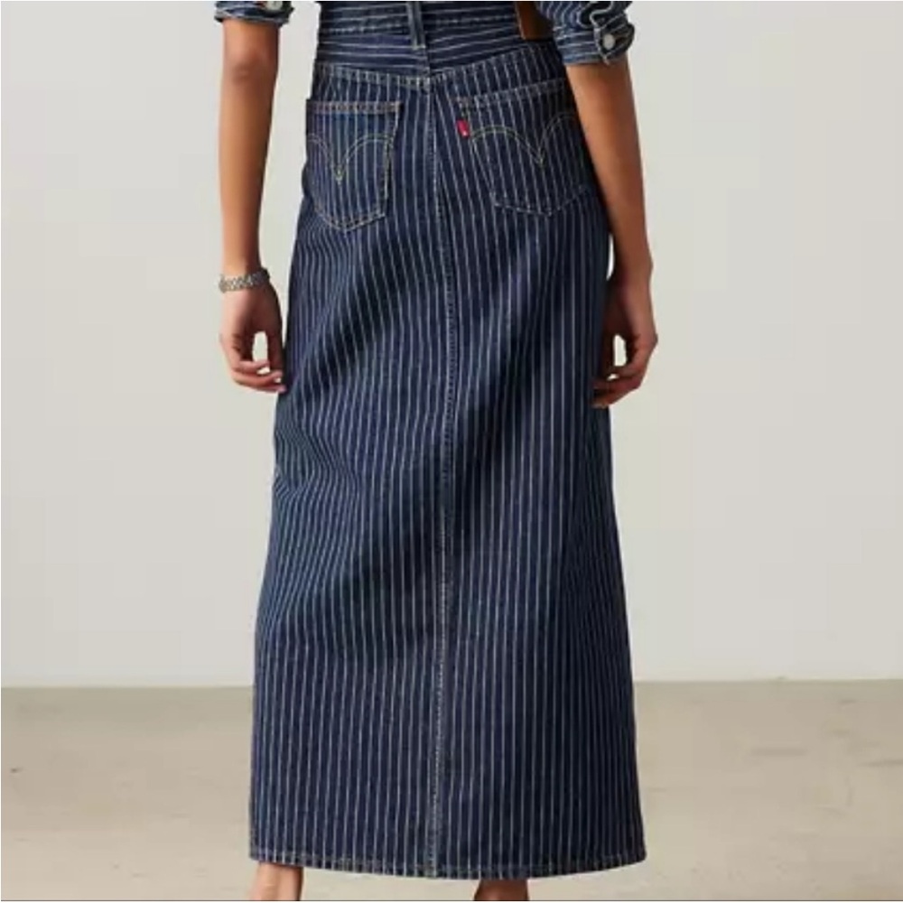 Levi’s Column Denim Skirt